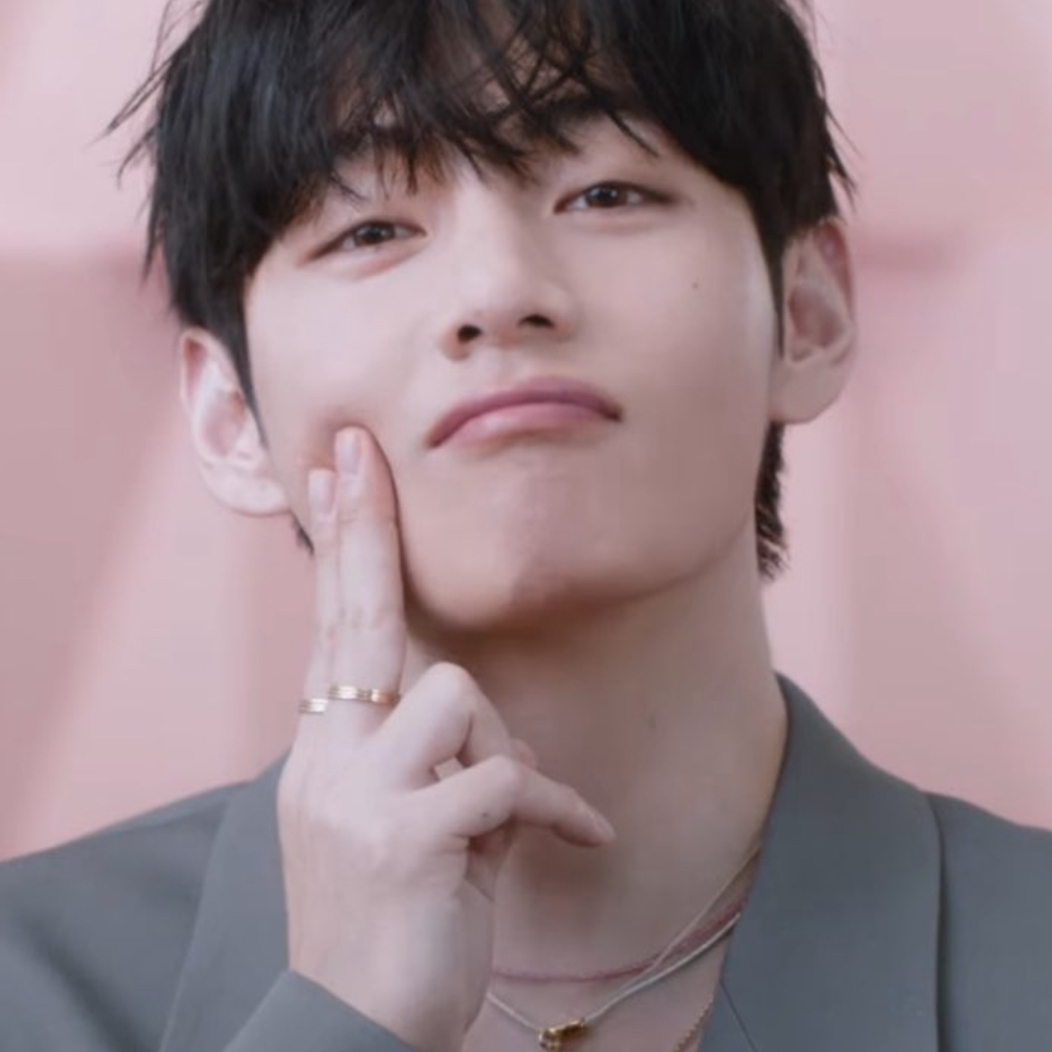 A moment captured by V (BTS)'s fan