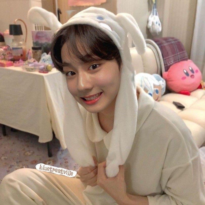 Behind-the-scenes cut of Jungwon (ENHYPEN)
