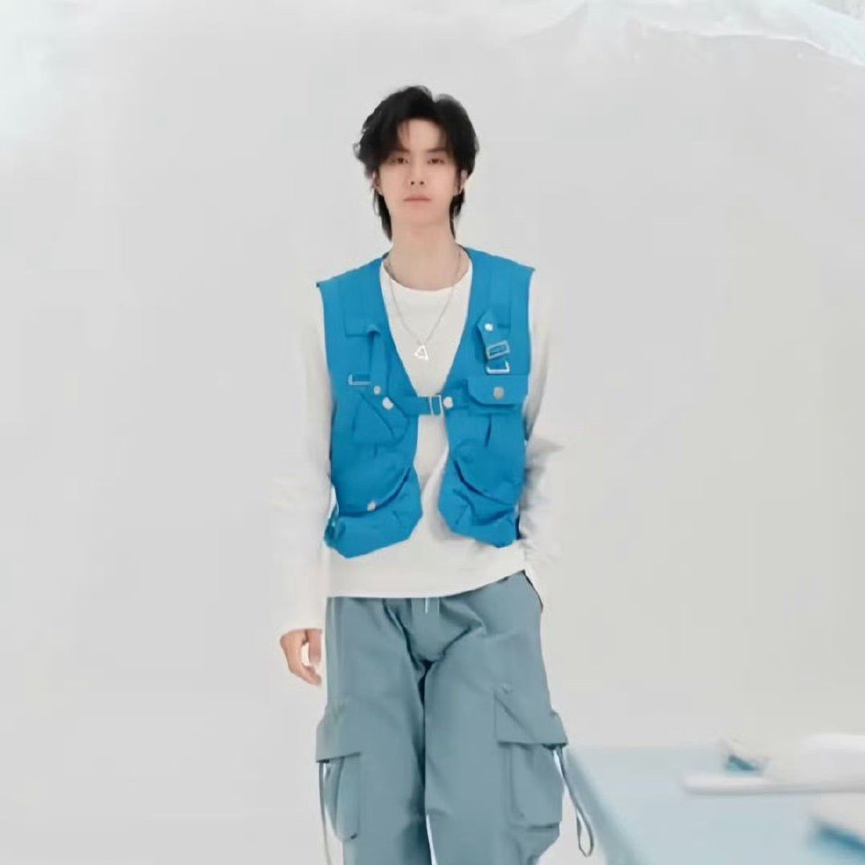 A moment captured by Wang Yibo's fan