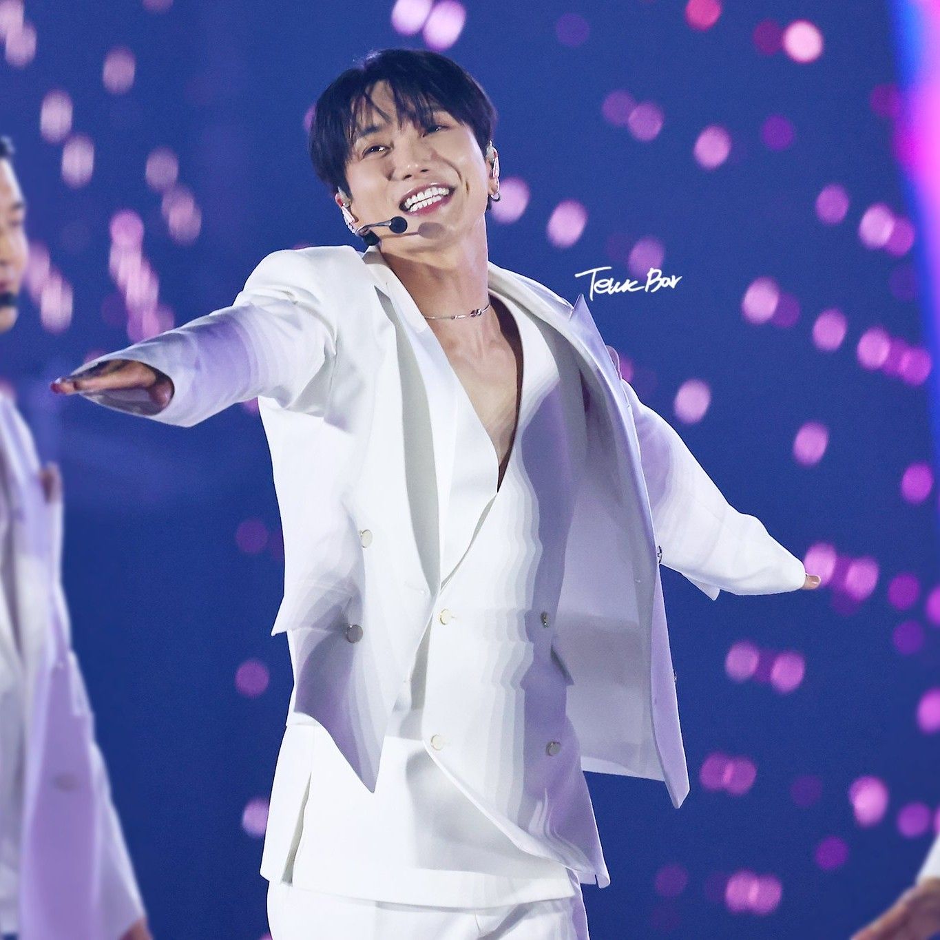 Behind-the-scenes cut of Leeteuk (Super Junior)