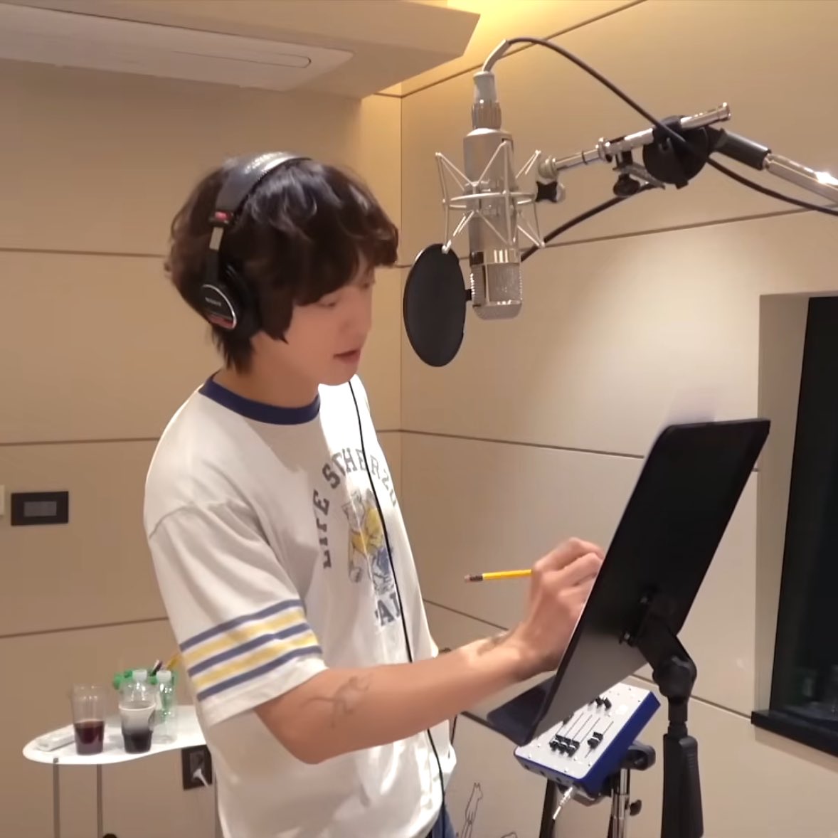 찬열 (EXO)의 비하인드 컷