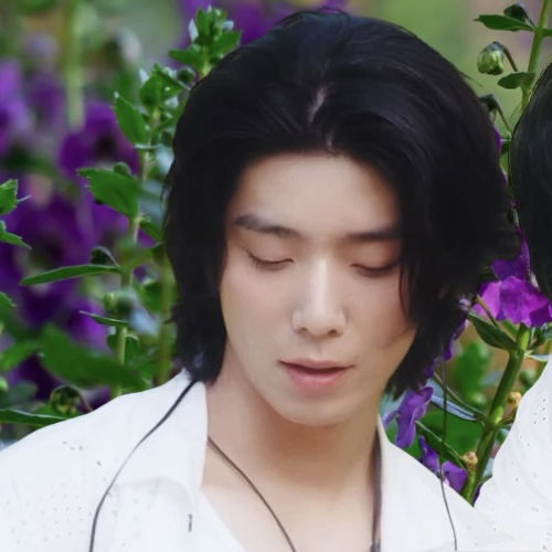 Behind-the-scenes cut of Hwiyoung (SF9)