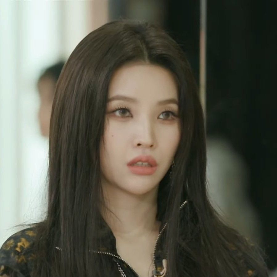 Latest photo of Soyeon (i-dle)
