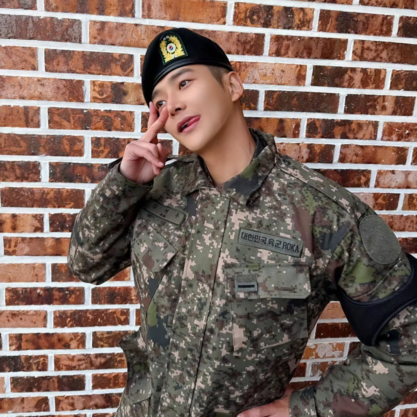 A moment captured by Rowoon's fan