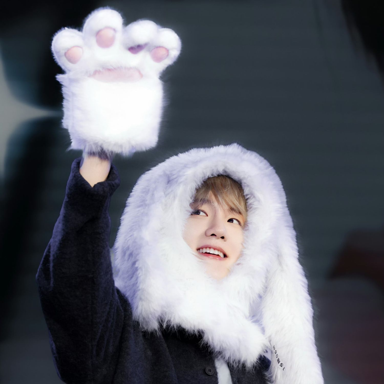 백현 (EXO)의 비하인드 컷