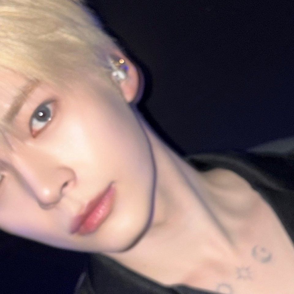 Latest photo of Sung Hanbin (ZEROBASEONE)