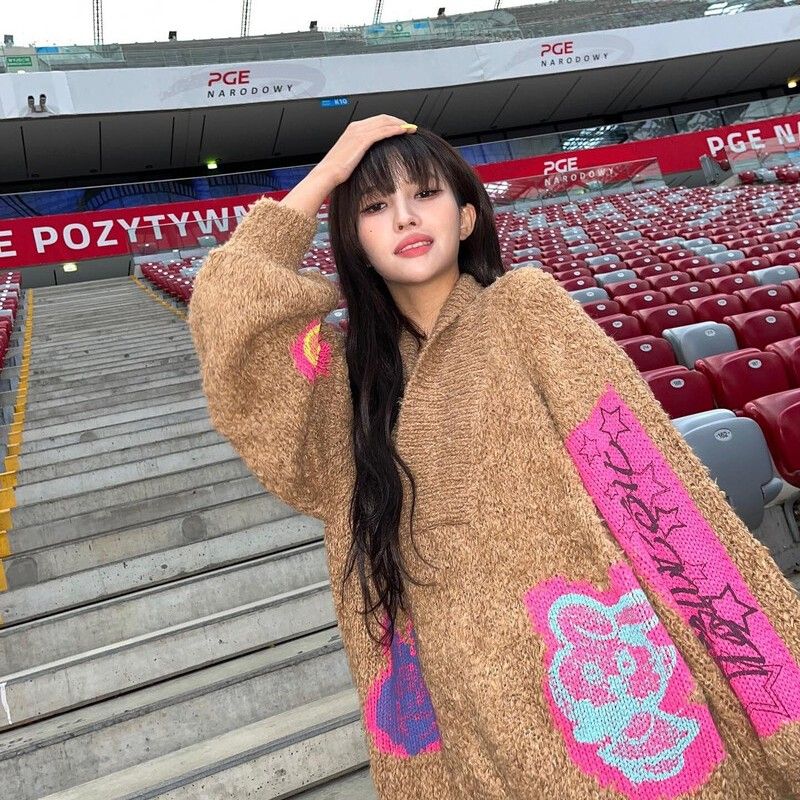 Latest photo of Soyeon (i-dle)