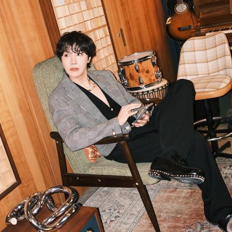 Behind-the-scenes cut of j-hope (BTS)