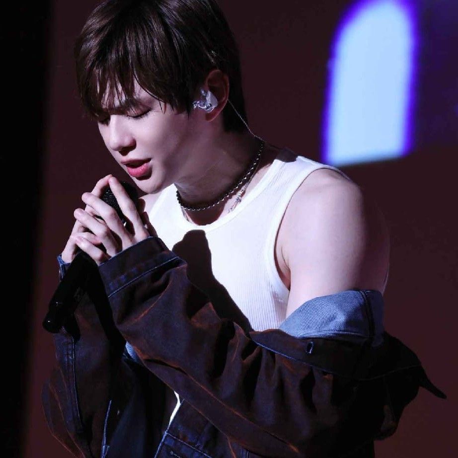 Behind-the-scenes cut of Kang Daniel