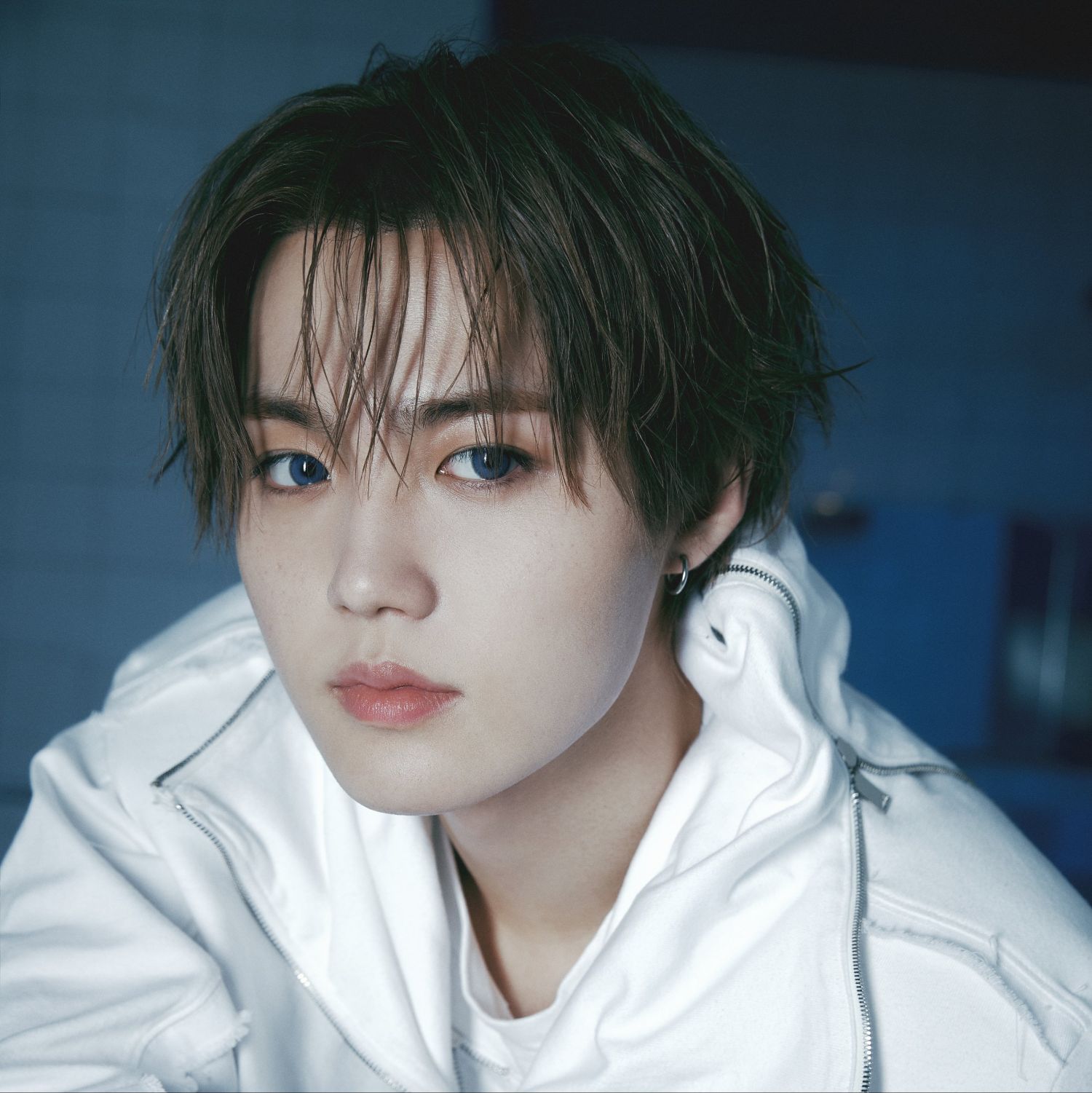 Recent activity shot of Doyoung (TREASURE)