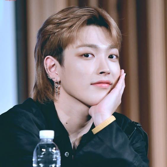 Recent activity shot of Hongjoong (ATEEZ)