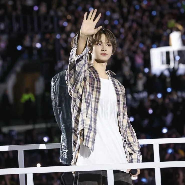 Recent activity shot of Jun (SEVENTEEN)