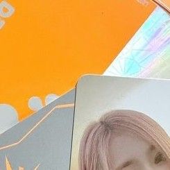 A moment captured by Handong (DREAMCATCHER)'s fan