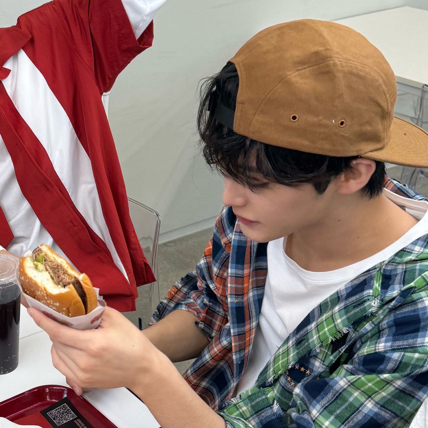 A moment captured by Mark (NCT 127, NCT DREAM)'s fan
