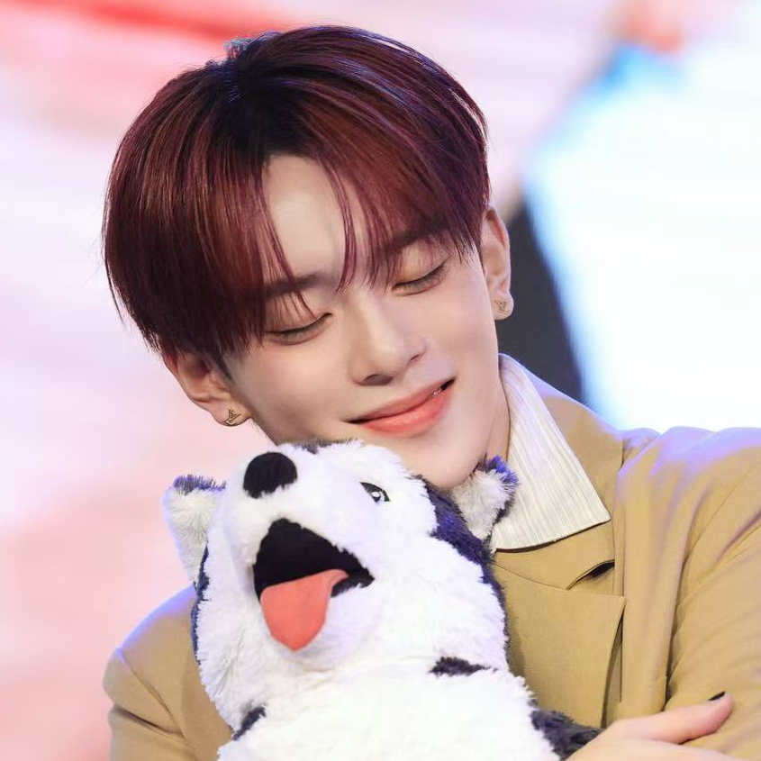 Recent activity shot of Kangmin (VERIVERY)