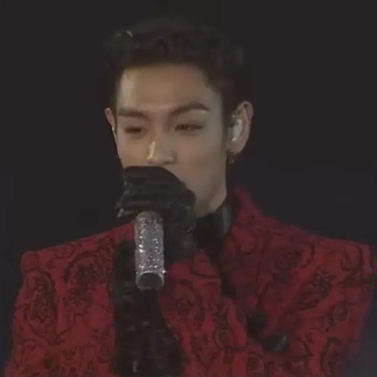 Behind-the-scenes cut of T.O.P