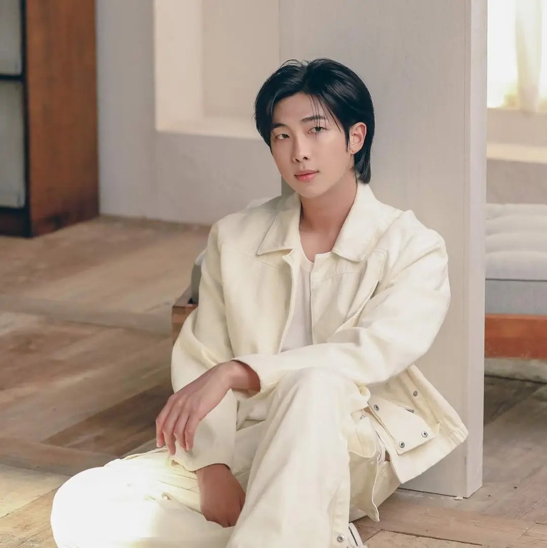 Behind-the-scenes cut of RM (BTS)