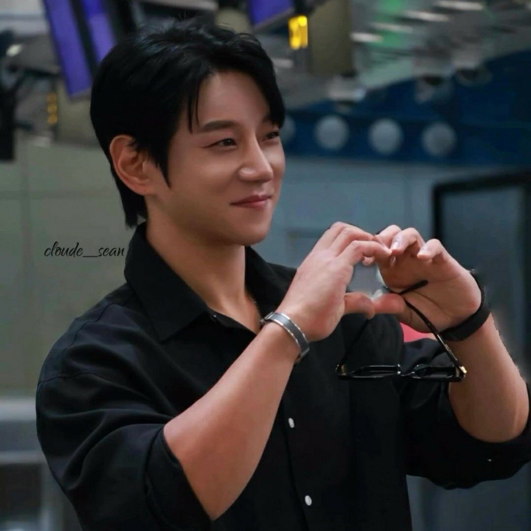 Behind-the-scenes cut of Hwang Chiyeol