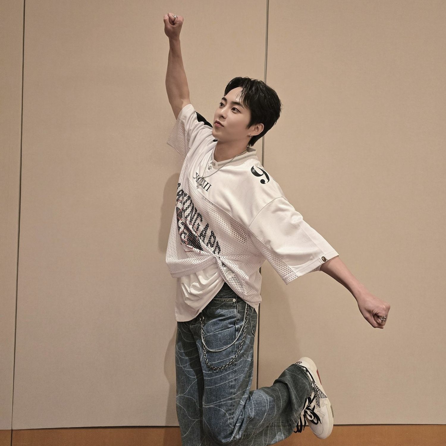Behind-the-scenes cut of Xiumin (EXO)