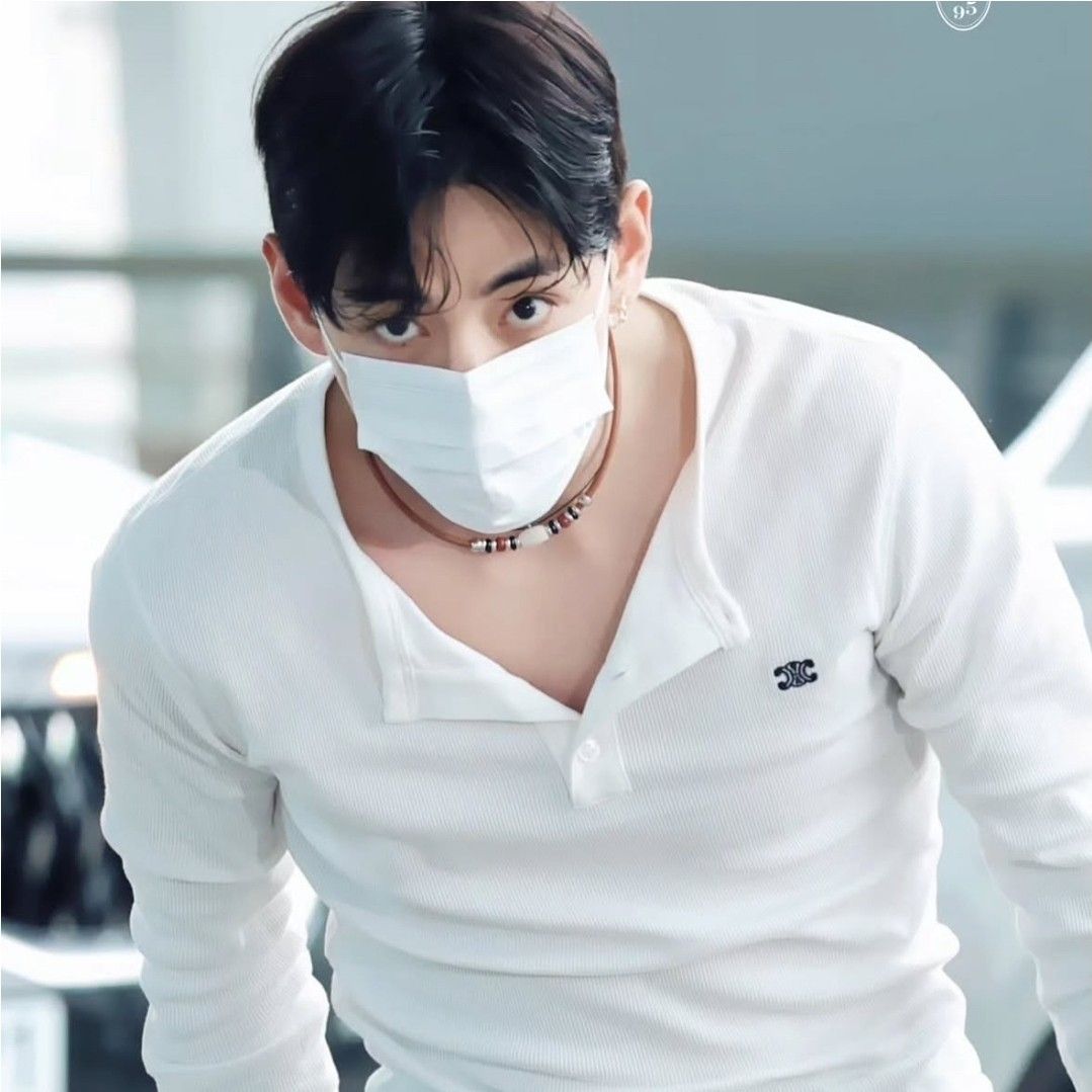 Foto terbaru V (BTS)
