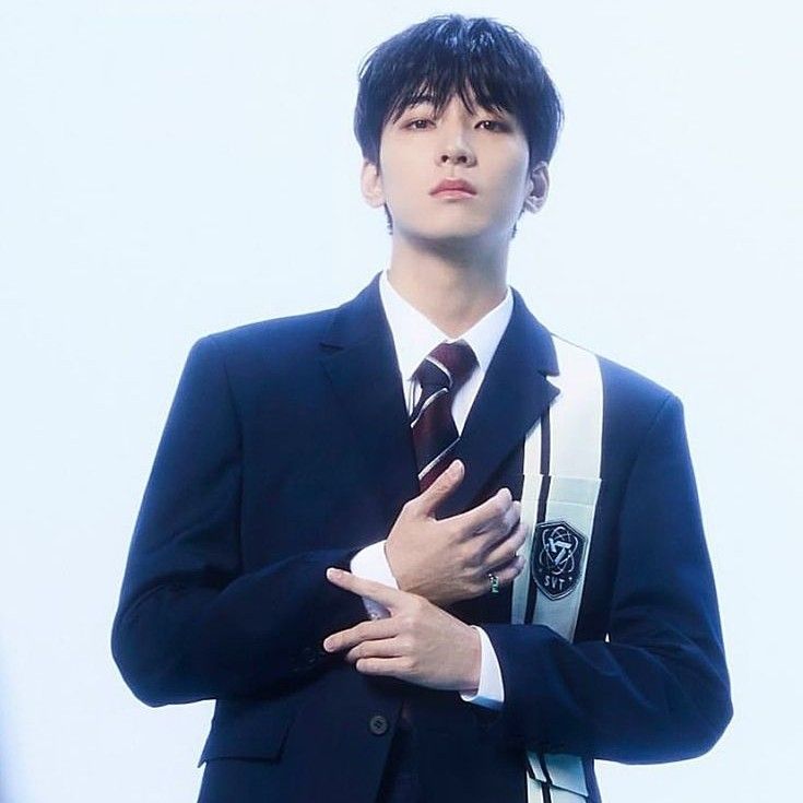 圆佑 (SEVENTEEN)的最新照片