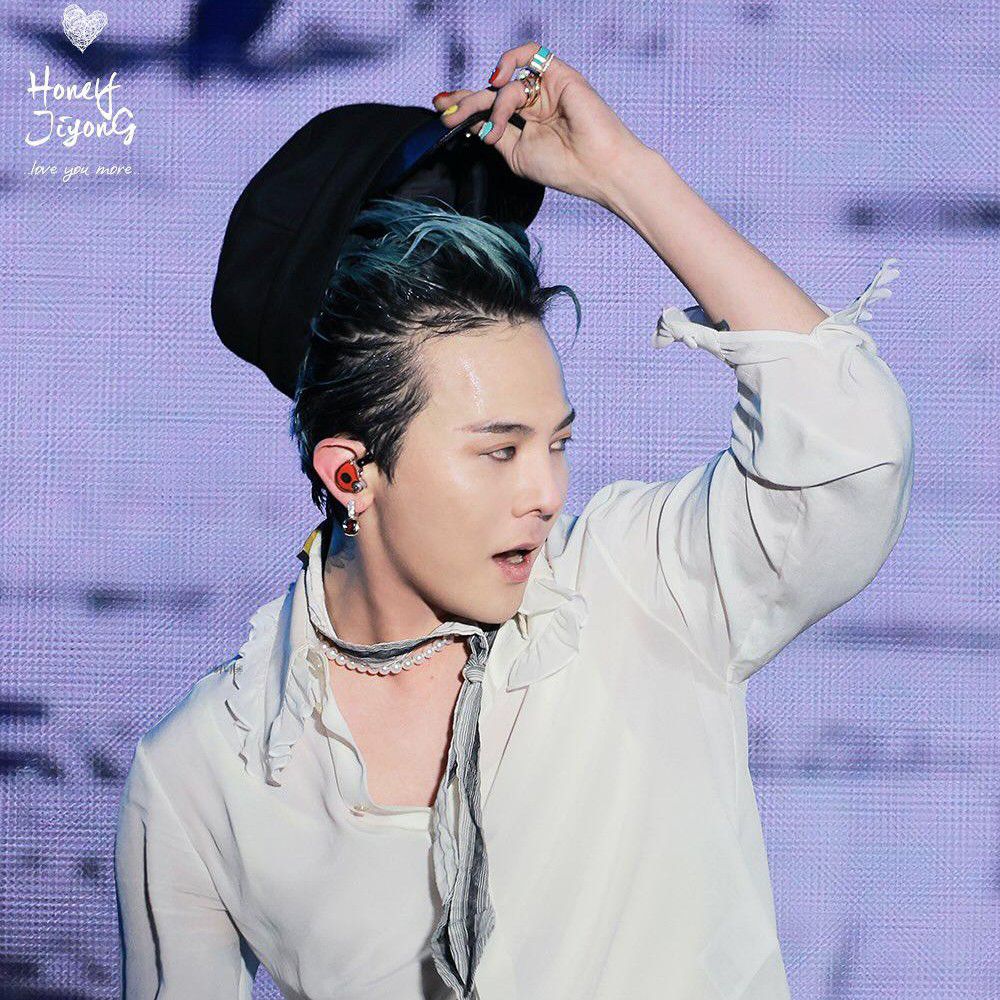 Behind-the-scenes cut of G-DRAGON (BIGBANG)