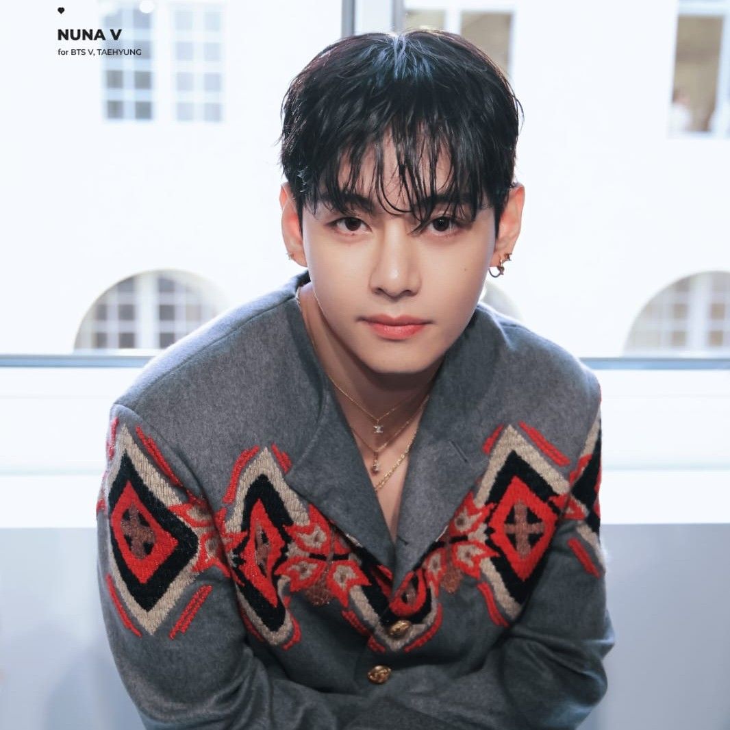 Latest photo of V (BTS)