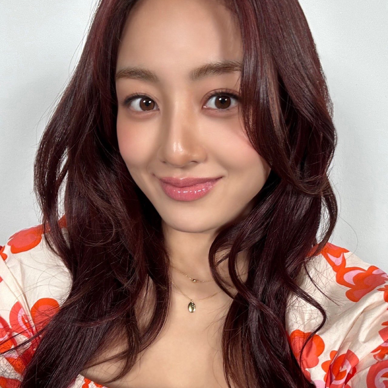 Behind-the-scenes cut of Jihyo (TWICE)