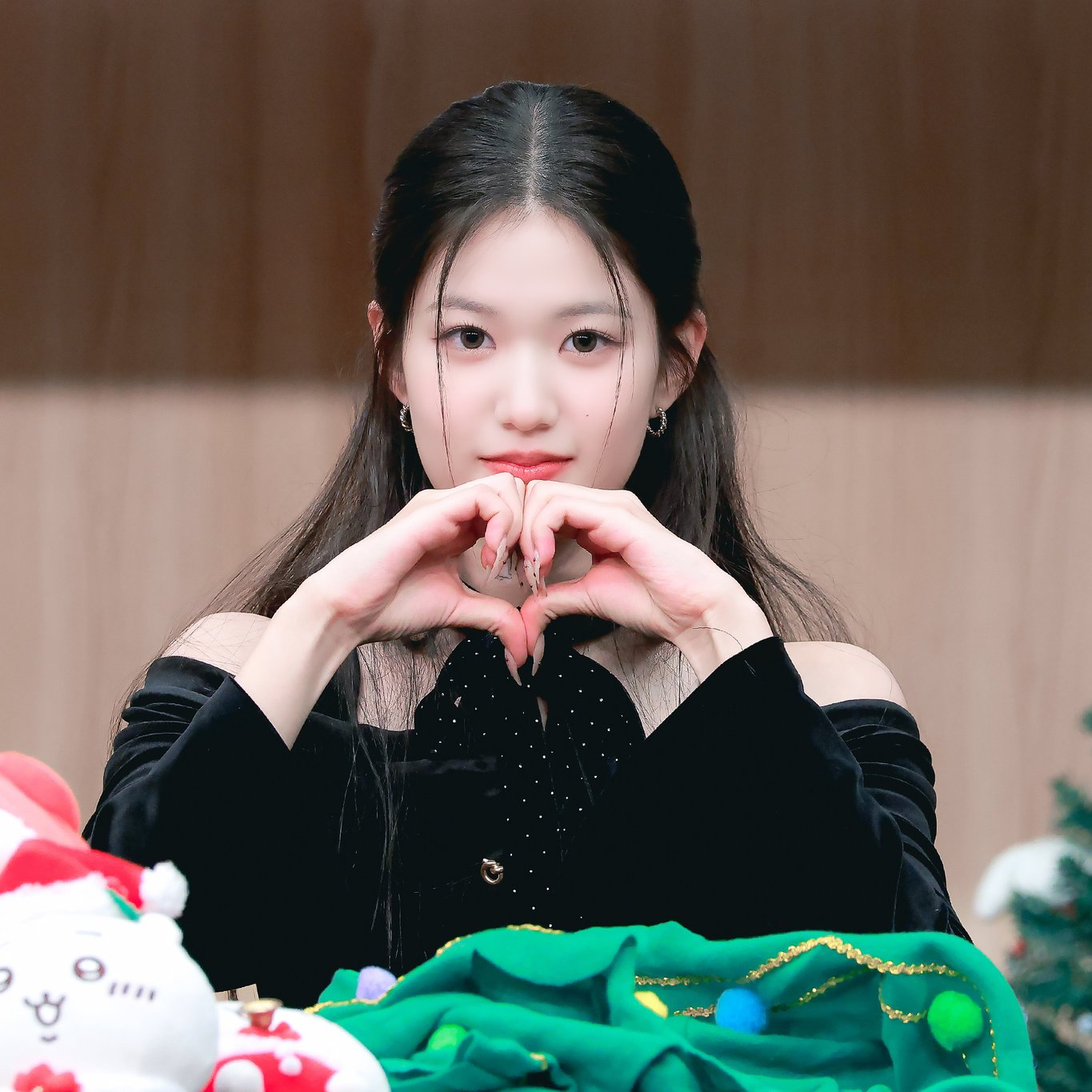 Foto aktivitas terbaru Yoon Jiyoon (izna)