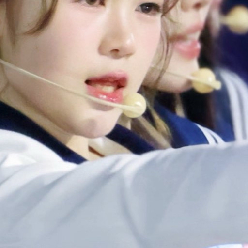 Behind-the-scenes cut of Ye-on (Hearts2Hearts)