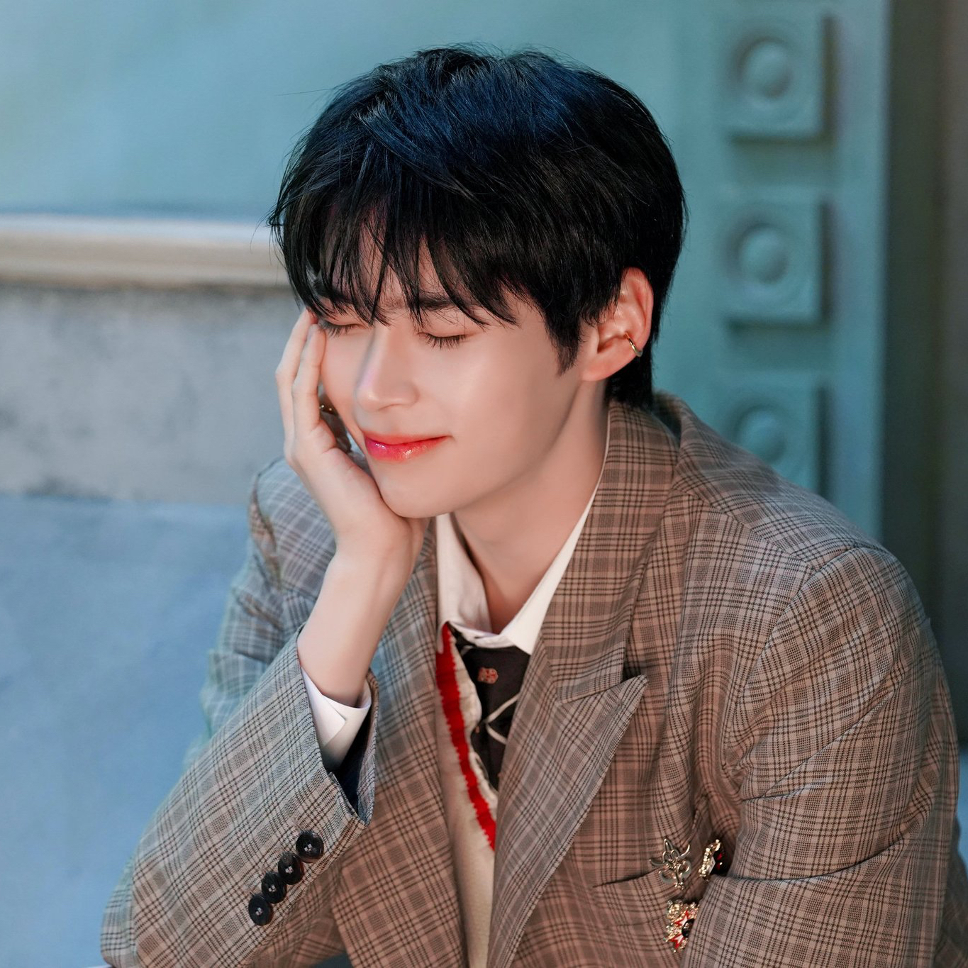 Potret di balik layar Sung Hanbin (ZEROBASEONE)