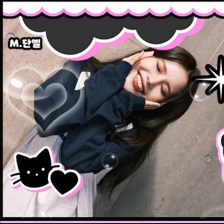 A moment captured by Solar (MAMAMOO)'s fan