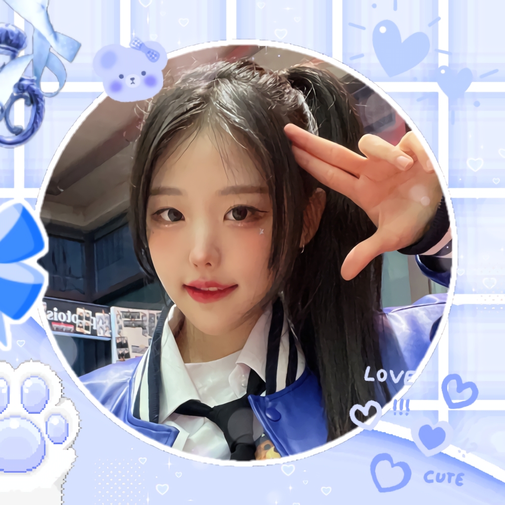 Recent activity shot of Hina (QWER)