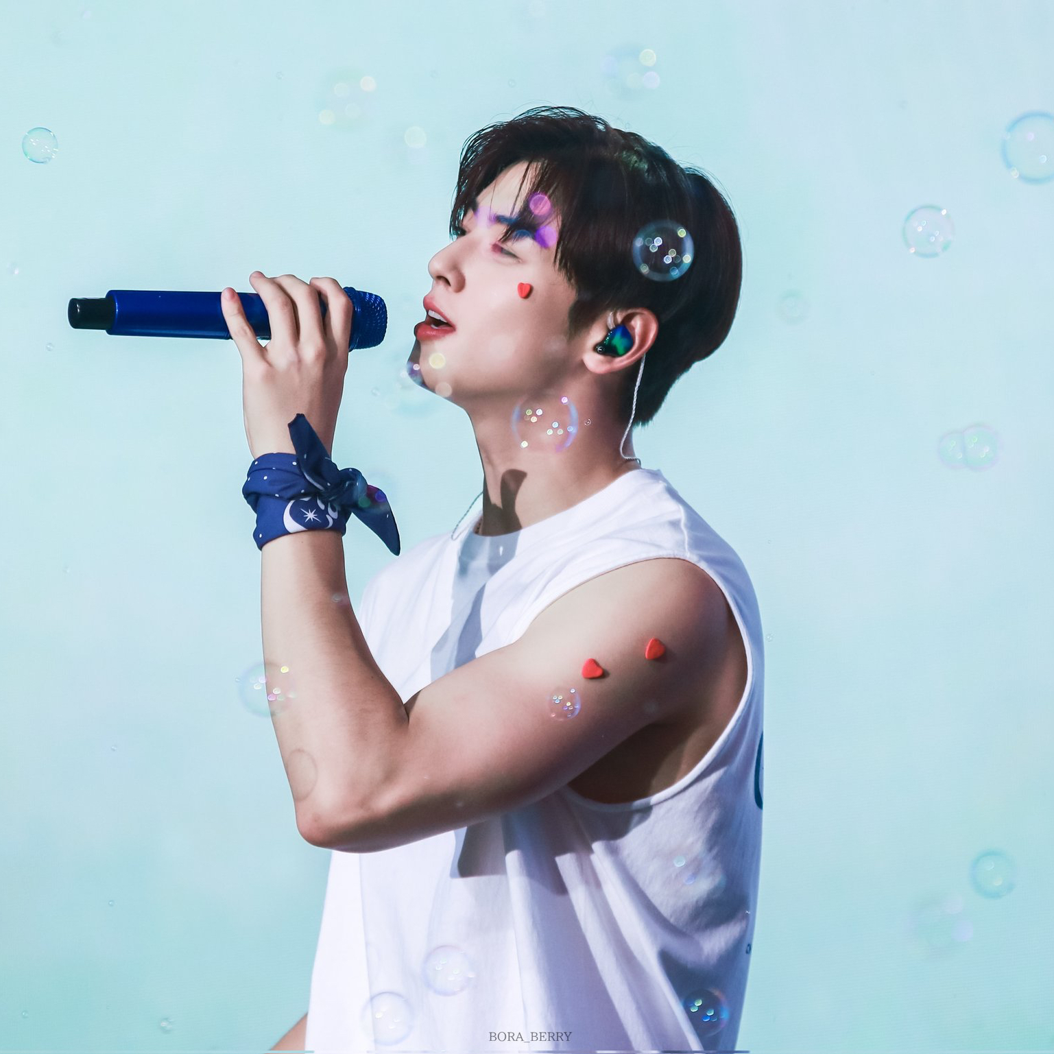 A moment captured by ASTRO's fan