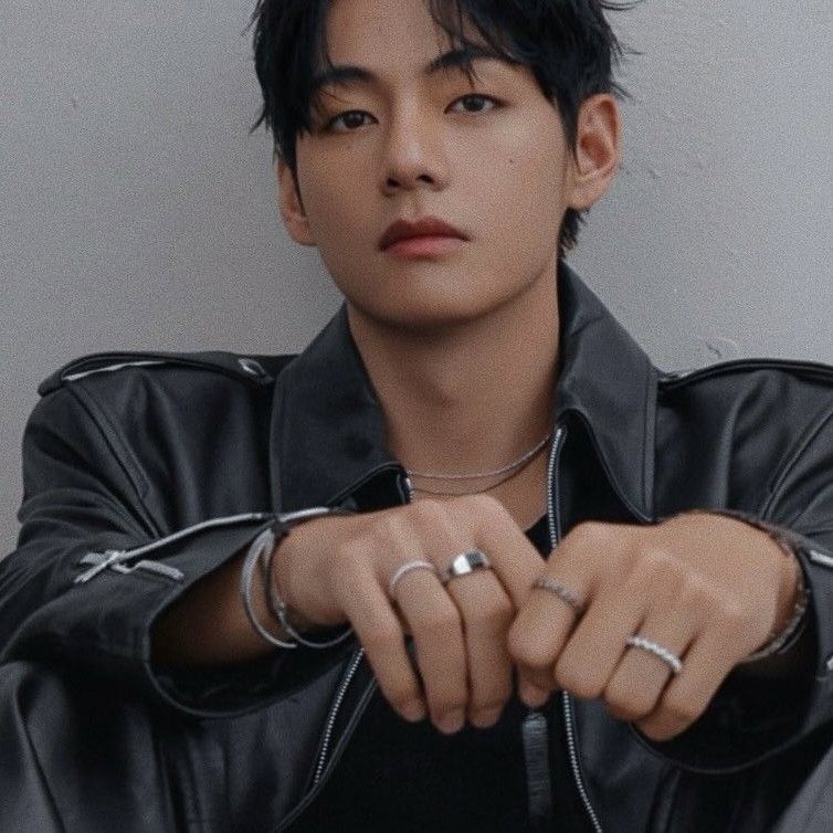 V (防弹少年团)的最新照片