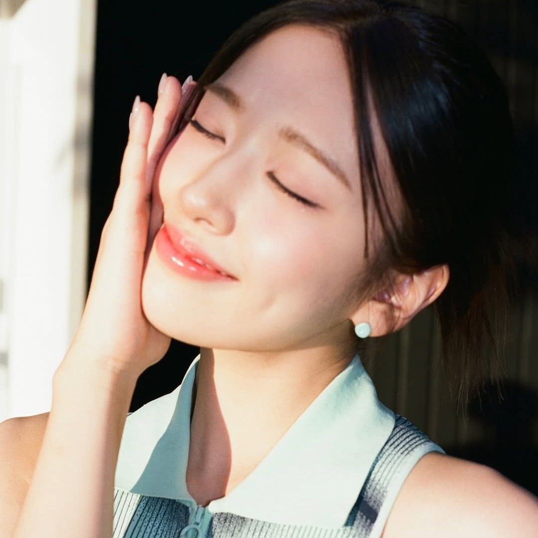 Latest photo of An Yujin (IVE)