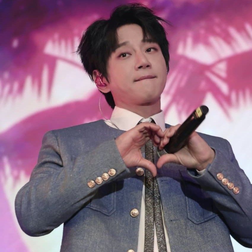 Recent activity shot of Hwang Chiyeol