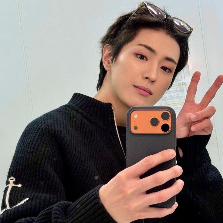 Latest photo of Yonghee (CIX)