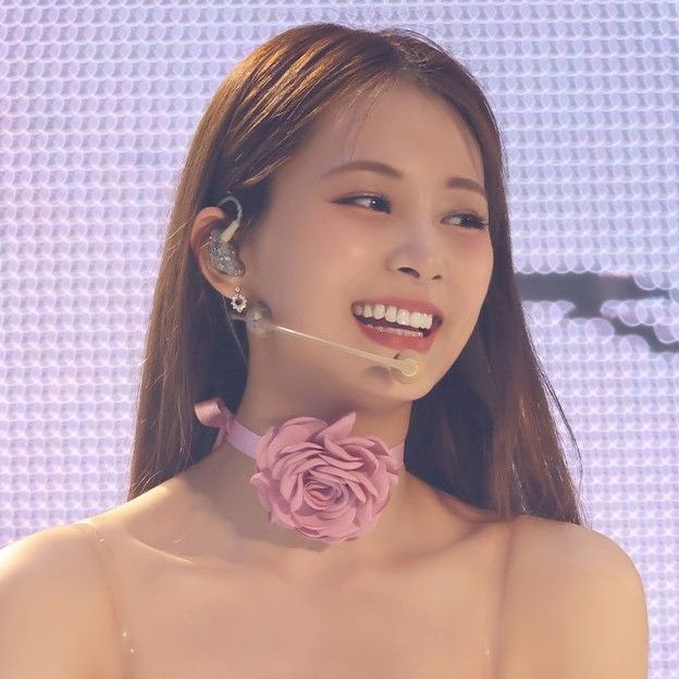 A moment captured by Tzuyu (TWICE)'s fan