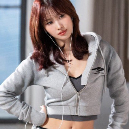 Momo (TWICE)的最新照片