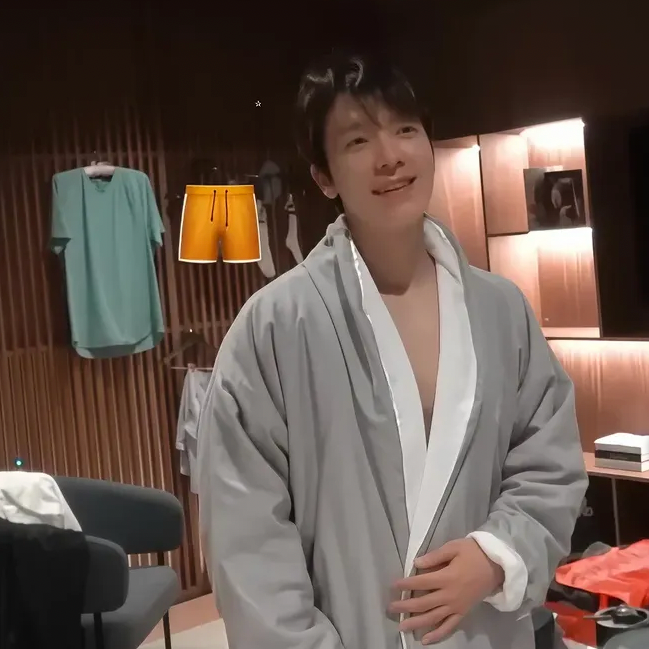 Recent activity shot of Donghae (Super Junior)