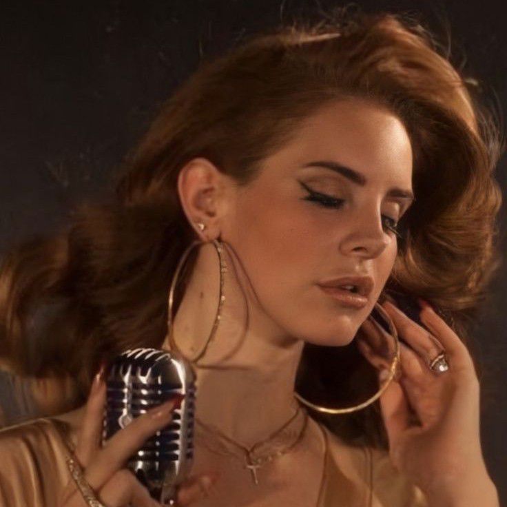 Recent activity shot of Lana del Rey