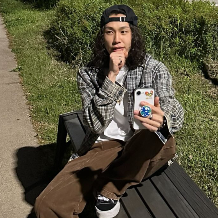 A moment captured by Jung Ilhoon's fan