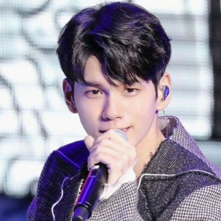 옹성우 최근 활동샷