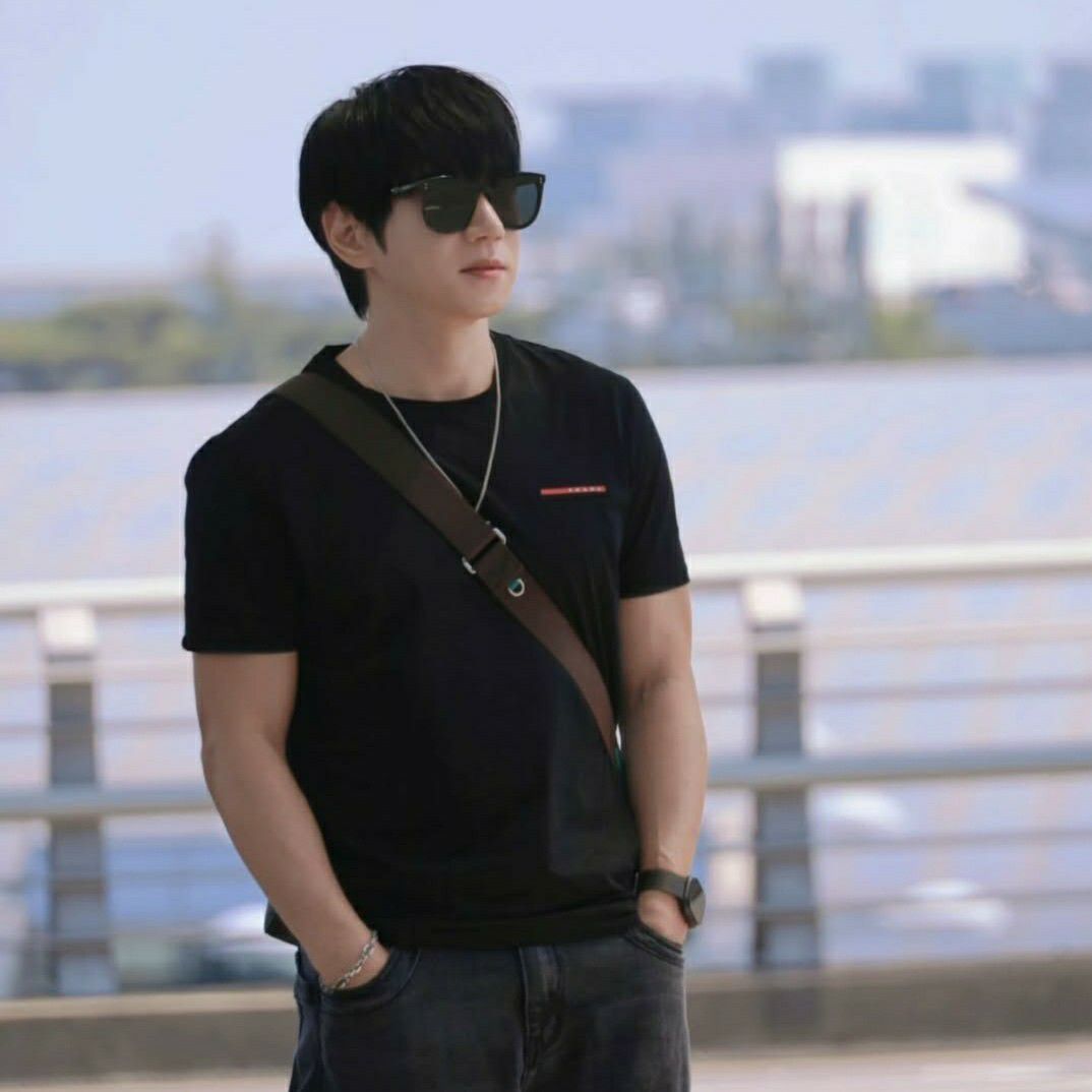 Behind-the-scenes cut of Hwang Chiyeol