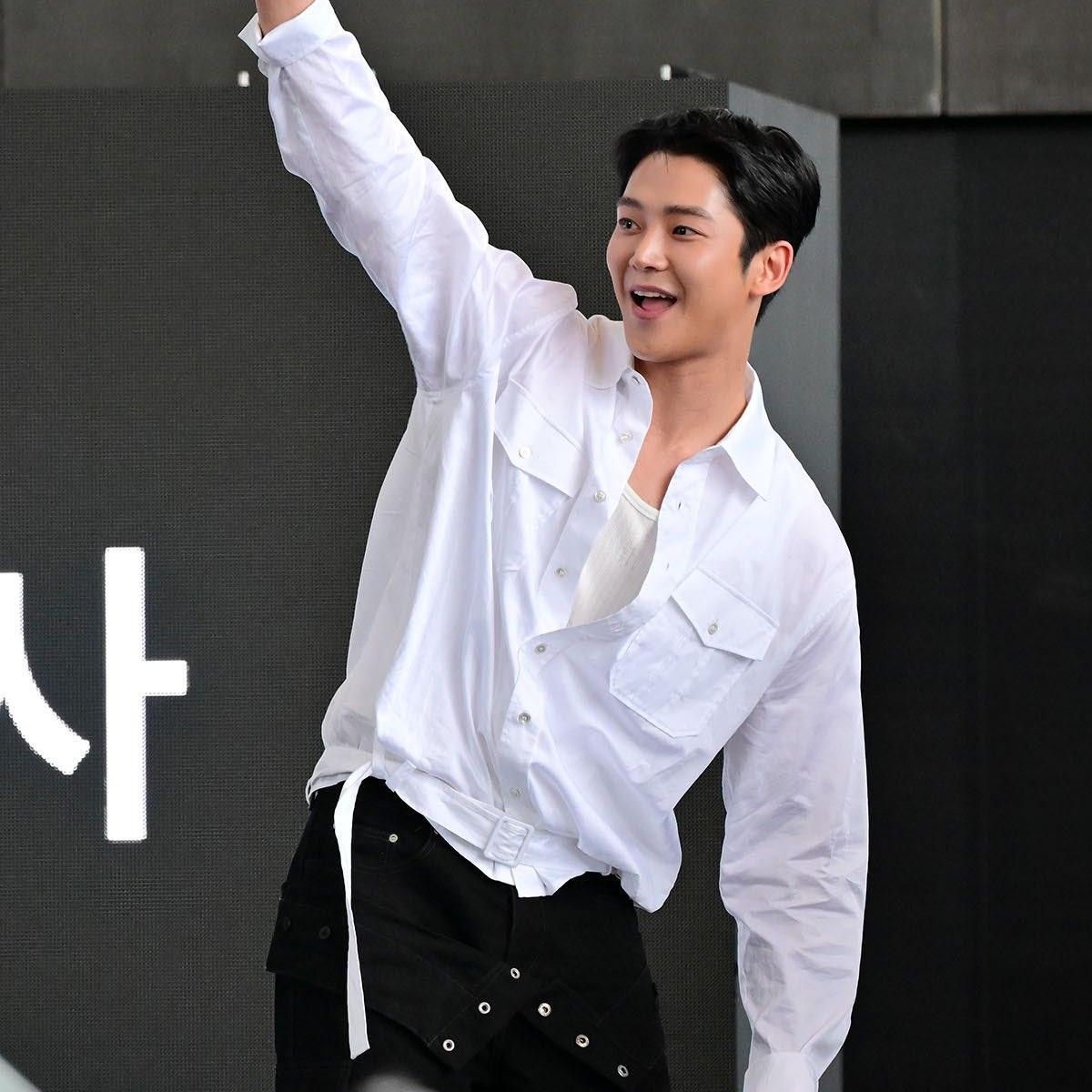 Momen yang diabadikan oleh penggemar Rowoon