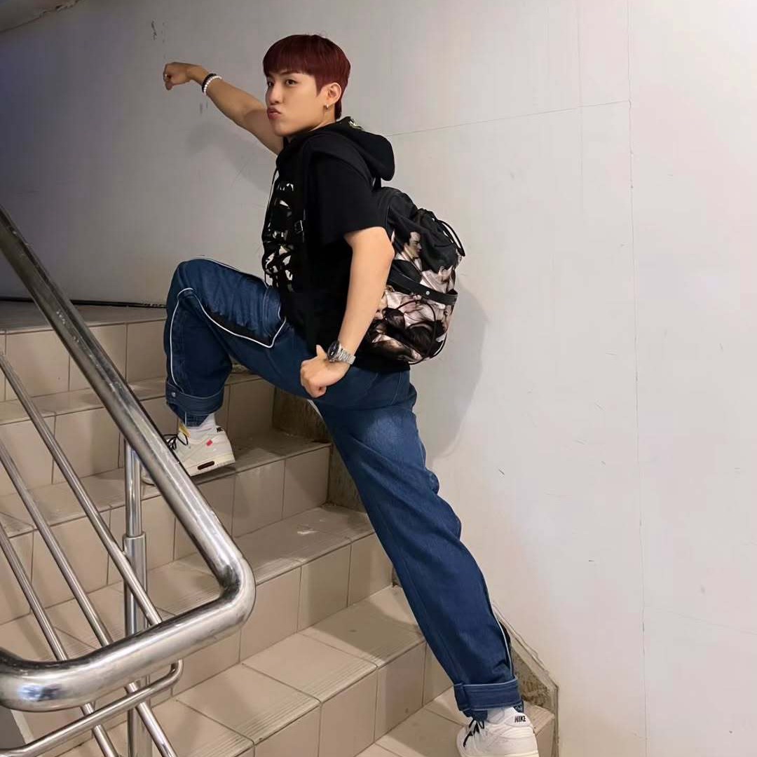 A moment captured by Park Woojin (AB6IX)'s fan
