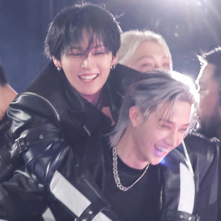 방찬 (Stray Kids)의 비하인드 컷