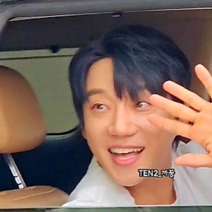 Recent activity shot of Hwang Chiyeol
