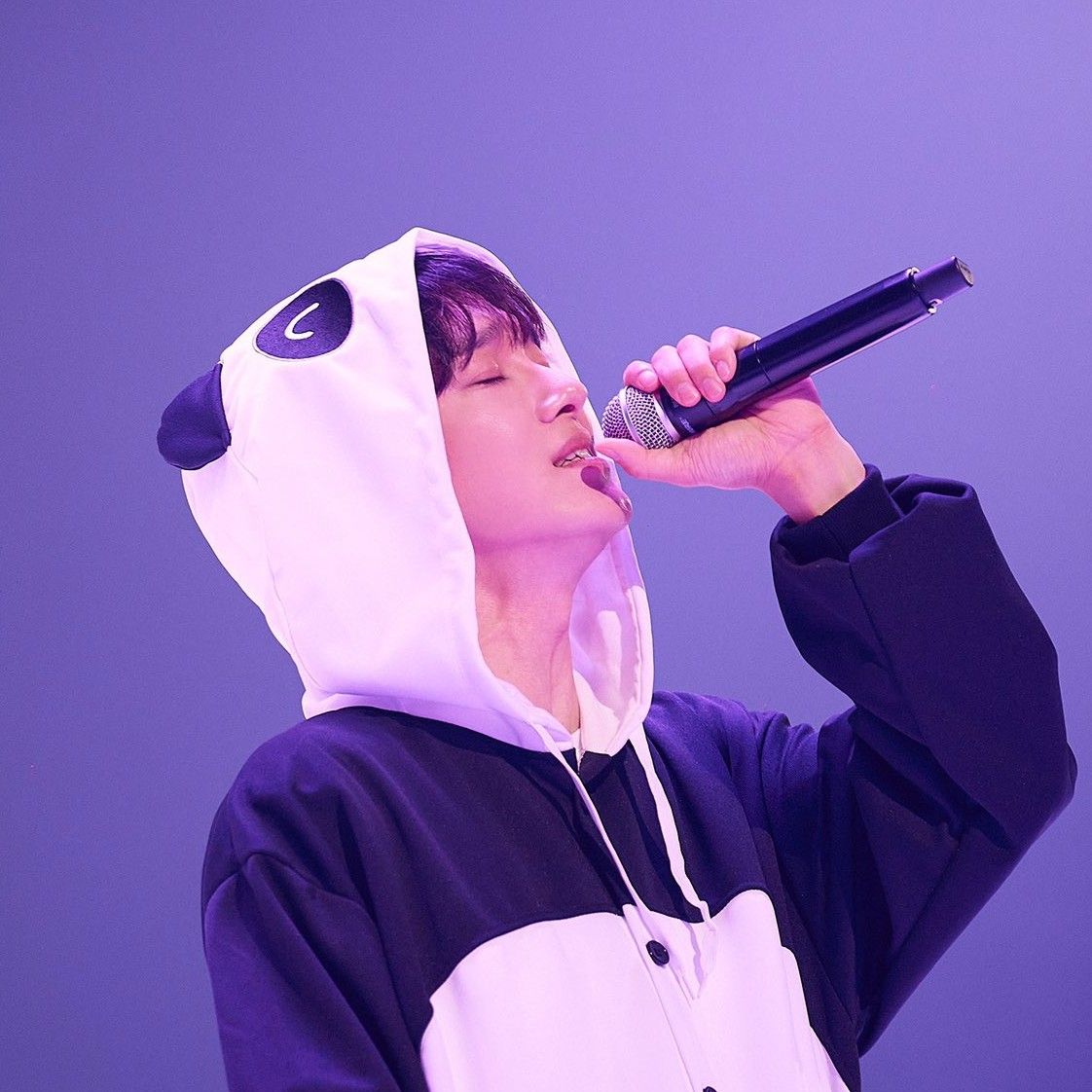 Behind-the-scenes cut of Chen (EXO)